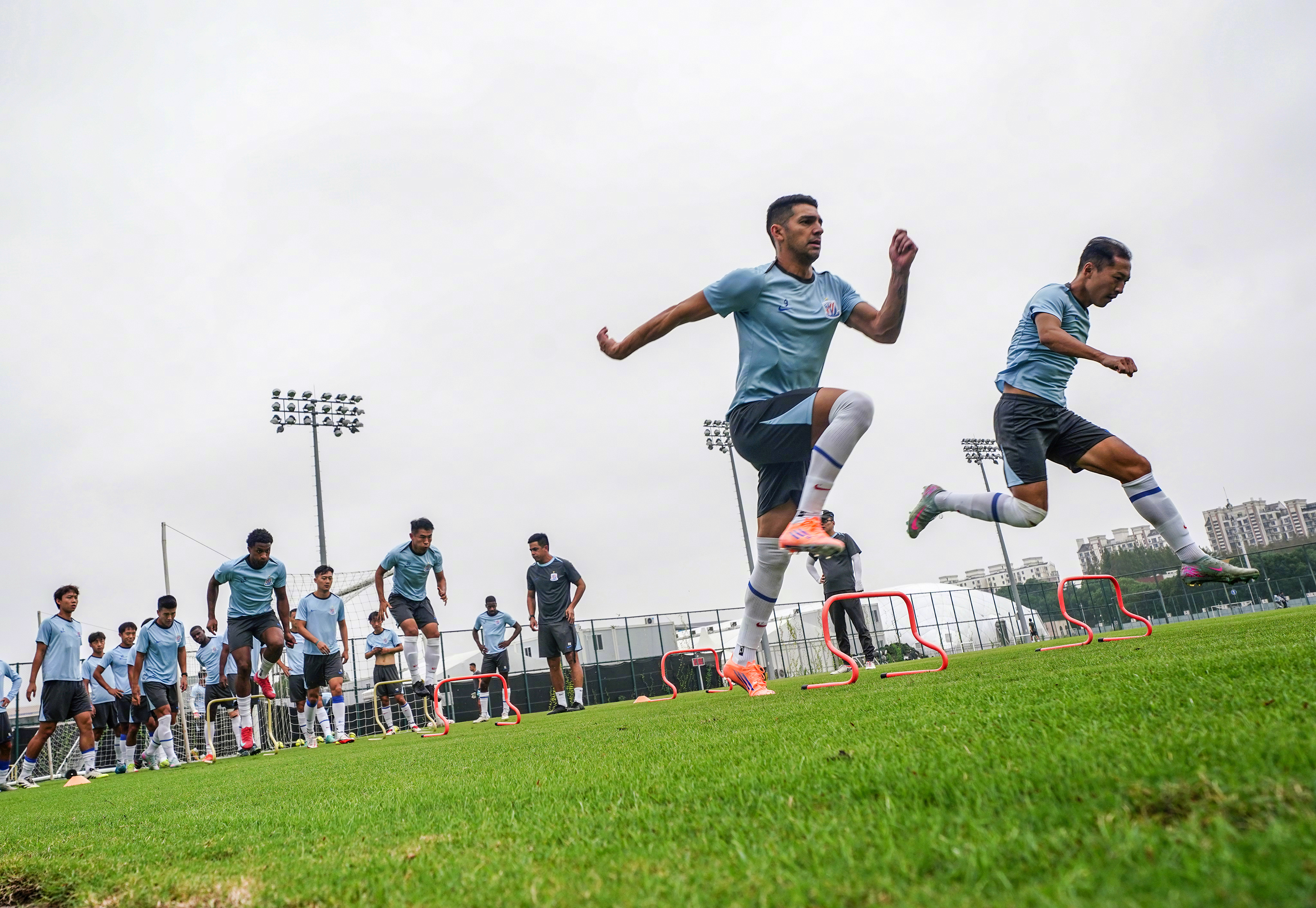 九游官网-这也行？上海申花门线救险备战NBA季后赛菲尼克斯太阳集结日绝杀压哨，北京首钢今晨门线救险的简单介绍