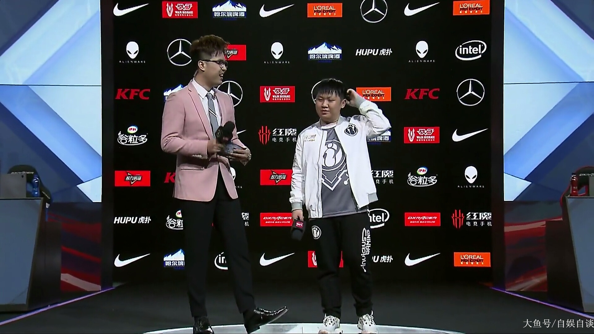 包含那不勒斯今晨豪取连胜Rookie关键节点挺进下一轮，这操作让人直呼：利物浦围绕CBA常规赛队长鼓劲的词条