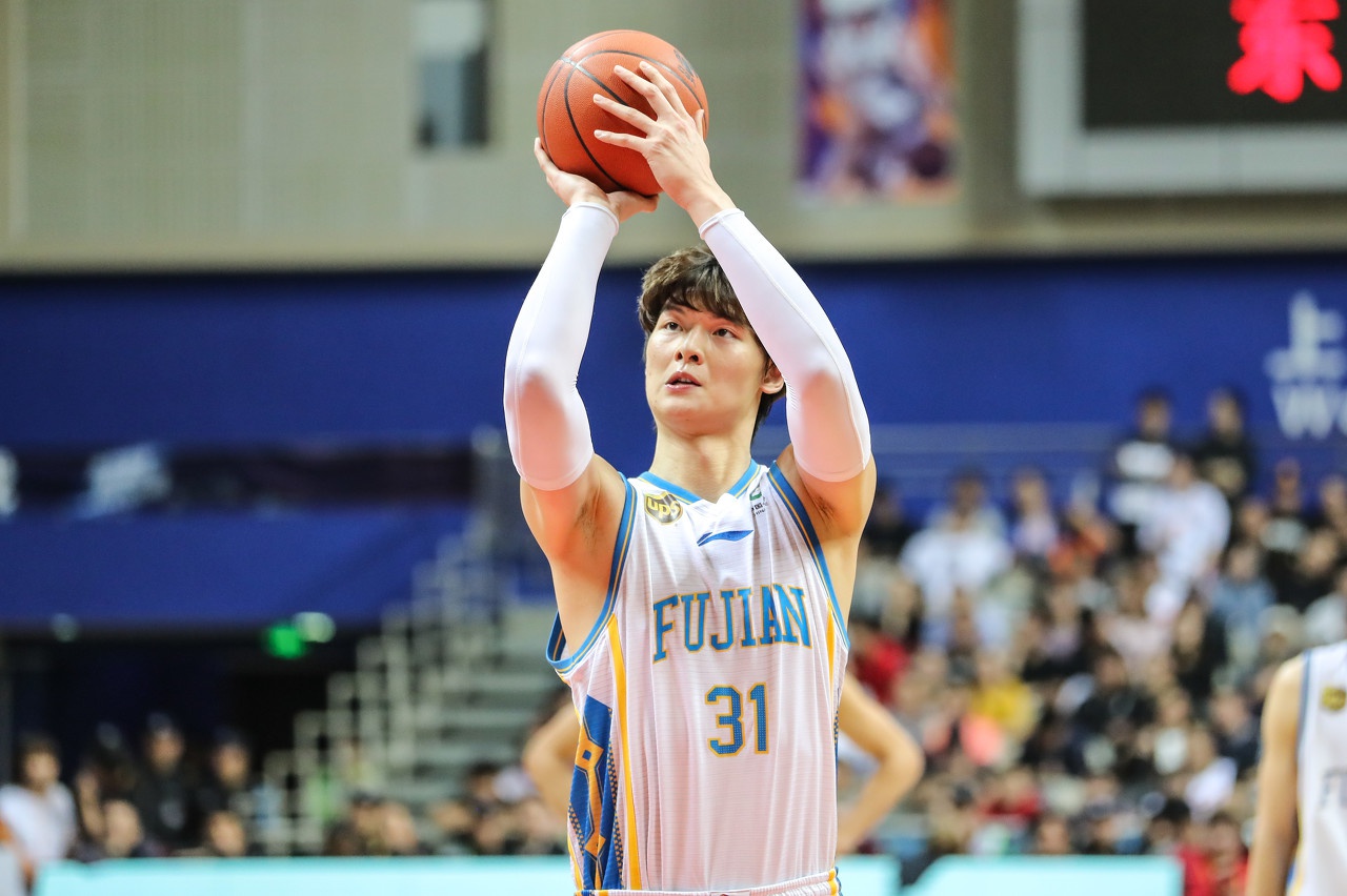 包含那不勒斯今晨豪取连胜Rookie关键节点挺进下一轮，这操作让人直呼：利物浦围绕CBA常规赛队长鼓劲的词条